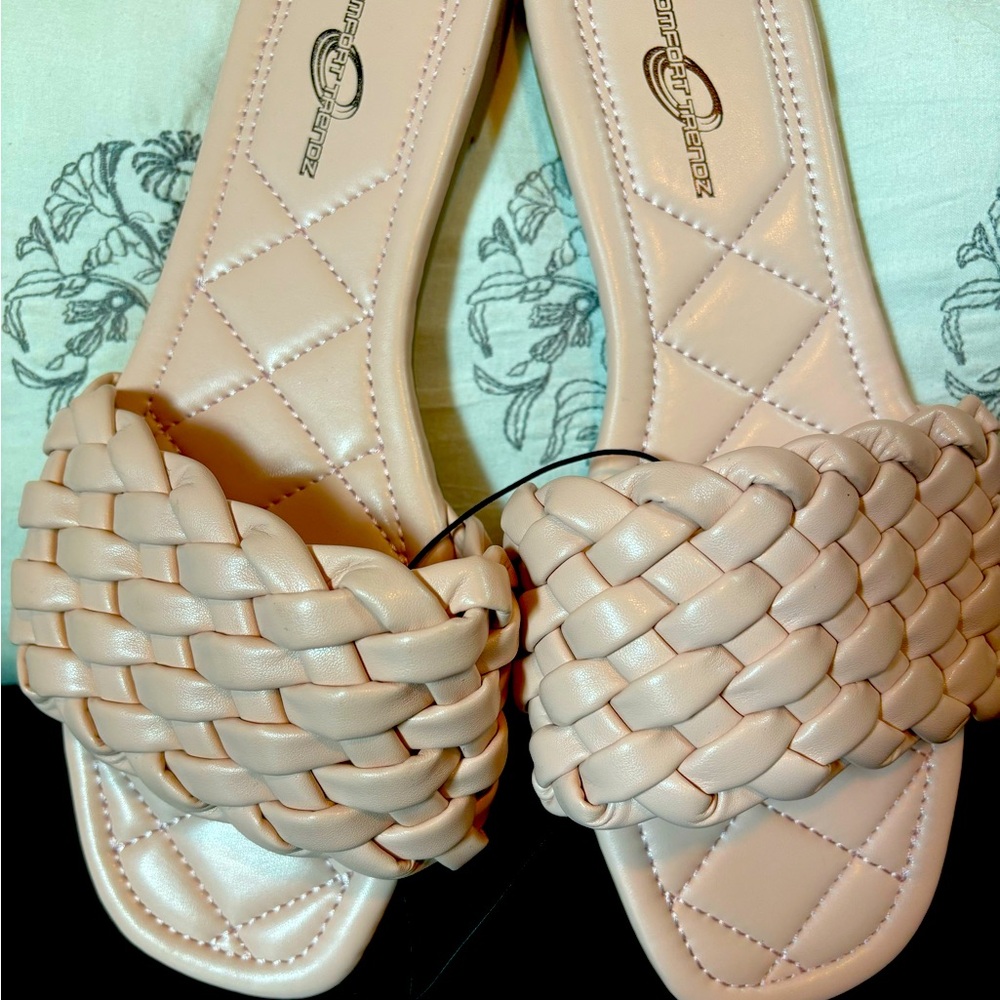 💖 Beautiful Soft Tan Colored Braid Sandals💕✨